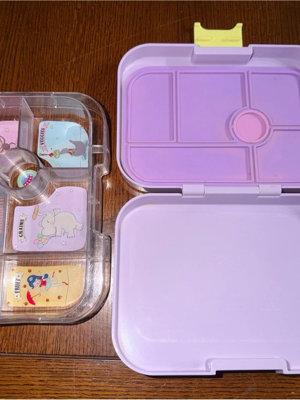 Yumbox Cute lavender Purple Compartment Lunchbox with Animal Graphic Inserts